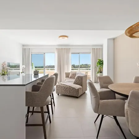 Ultimate - Luxurious With Valley Views, Pool & Gym In Oceana Gardens